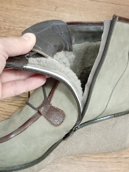Продам женские зимние  сапоги