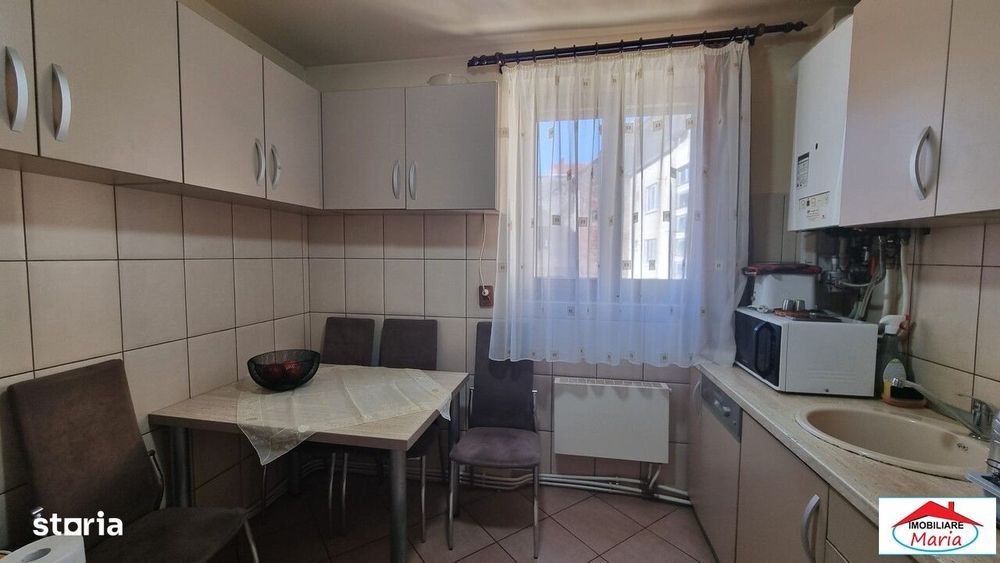 Apartament 2 camere zona centrala 75500 Euro etaj 3 ocupabil