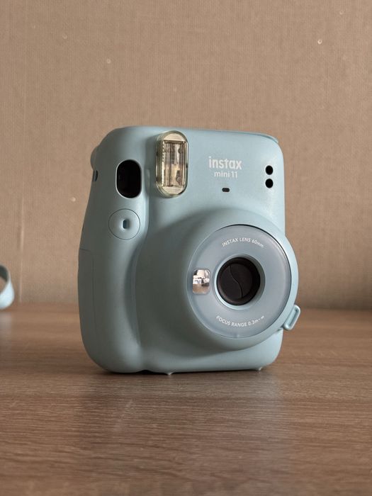 Instax mini 11 + чехол