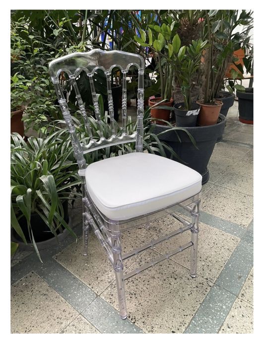 Столы и стулья в аренду