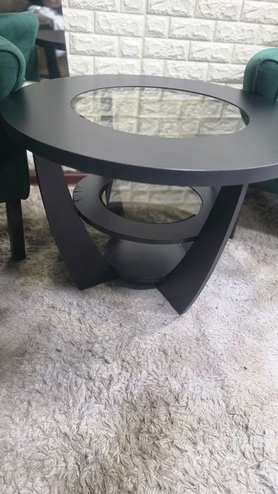 Продам журнальный стол и два кресла