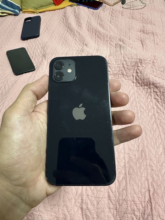 Продам iphone 12 в хорошем состоянии;