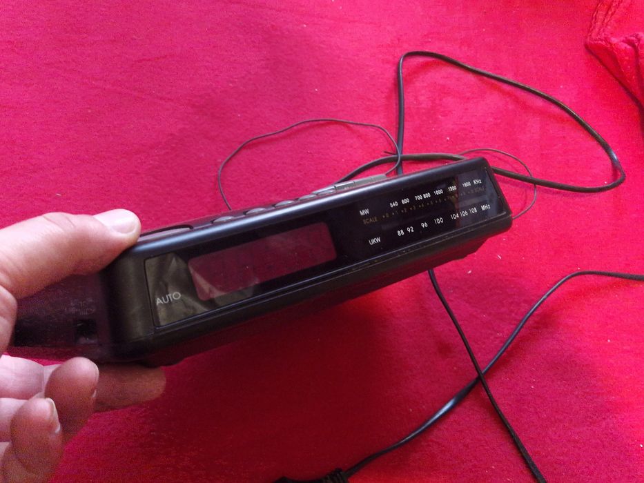 Radio cu afișaj defect