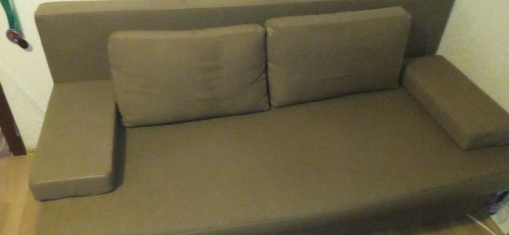 Vând canapea extensibil