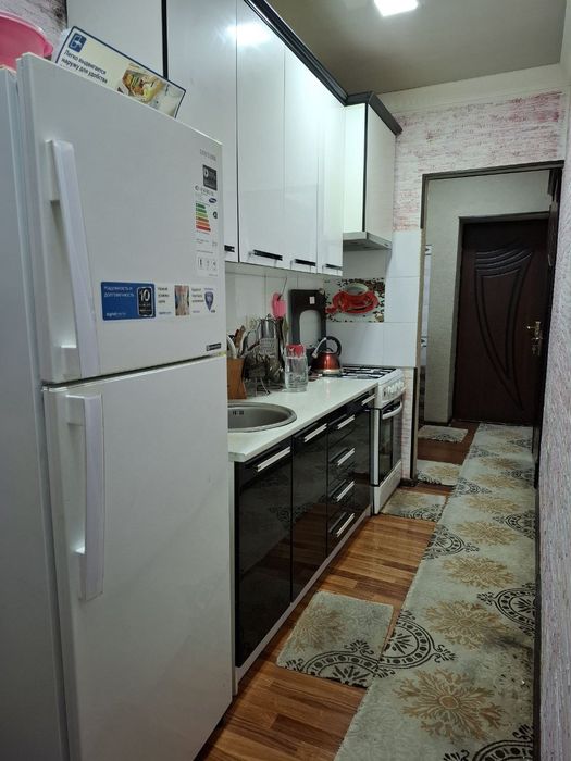 4 Xonali dom sotiladi