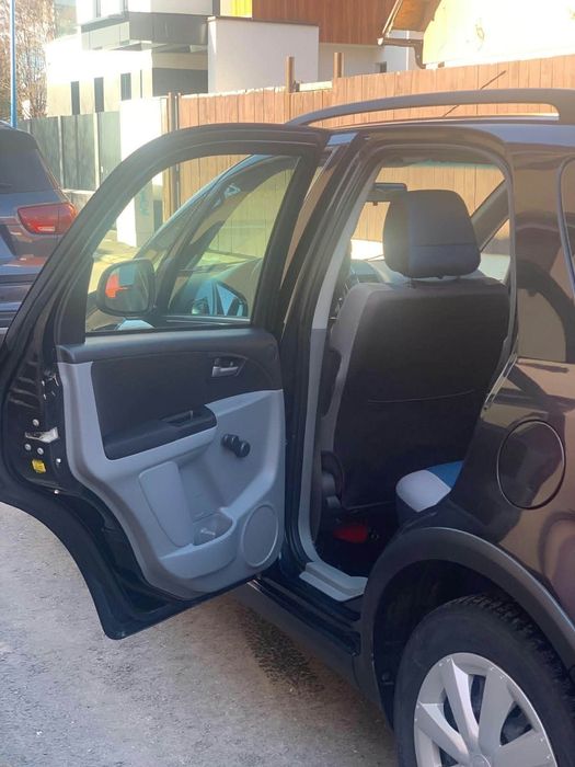 Autoturism  SUZUKI  SX4 -stare tehnica foarte buna