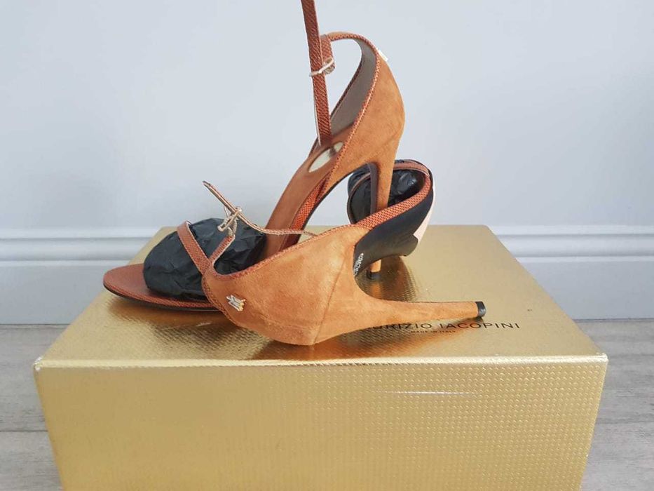 Продам женские босоножки, Новые р-р 37 Италия