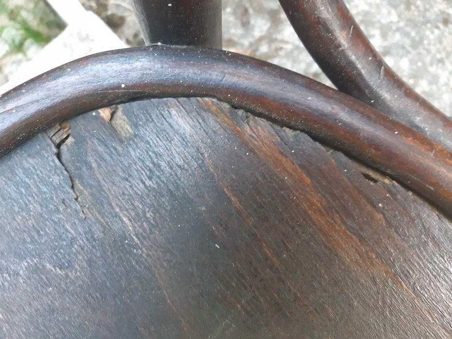 Четири винтидж стола "Тонет" в добро състояние.