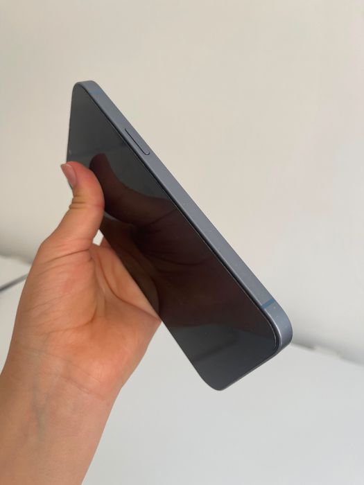 iPhone 14 плюс голубой