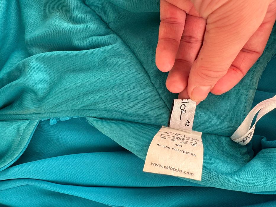 Официална Рокля.