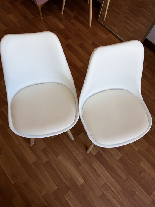 Продам комплект из 6 стульев