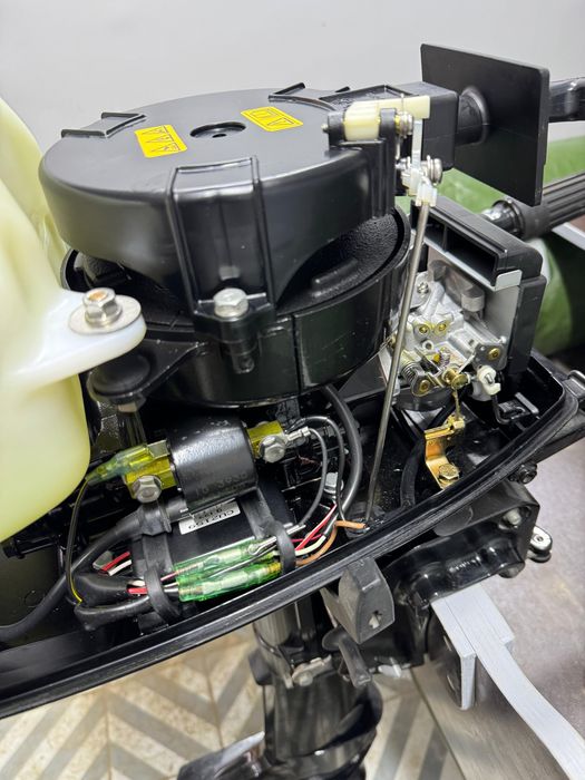 Надувная лодка с мотором 5 лс