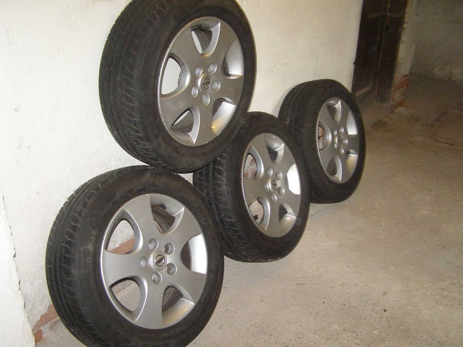 Jenti de Al cu pneuri nerulate