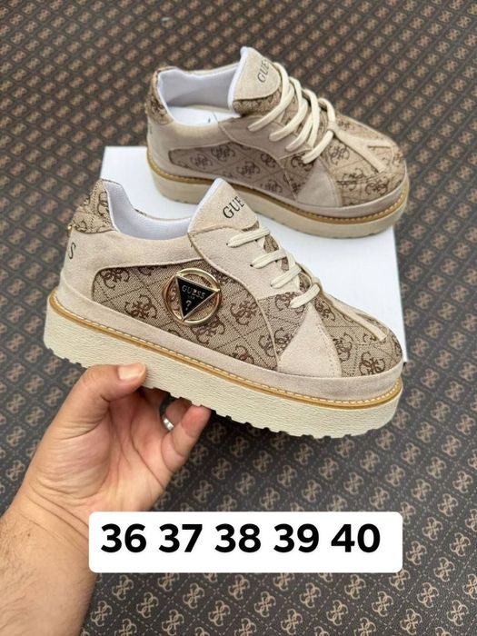 Adidași pentru femei