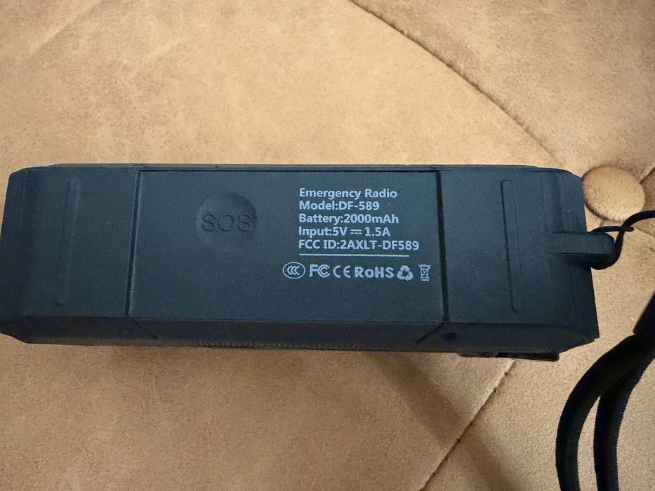 Radio portabil multifunctional cu bluetooth,lanterna,etc