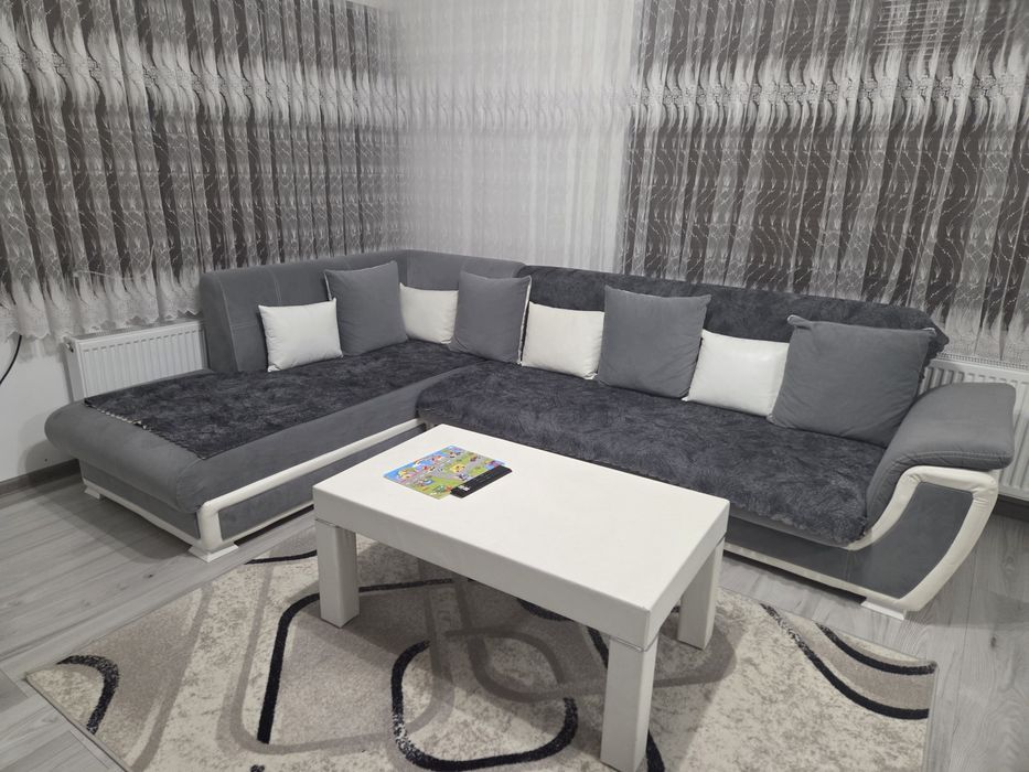 Комплект ъглов диван маса и килим