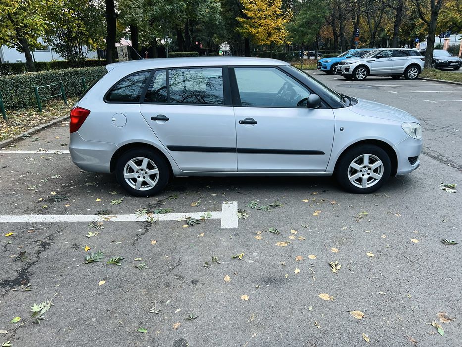 SKODA Fabia 2011 — imagine 3