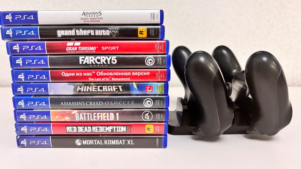 PlayStation 4 pro 1 Tb + 10 дисков