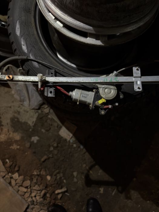 Стеклоподъемник Гранд Витара