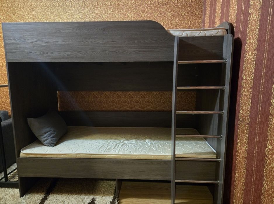 Продам двухъярусную кровать