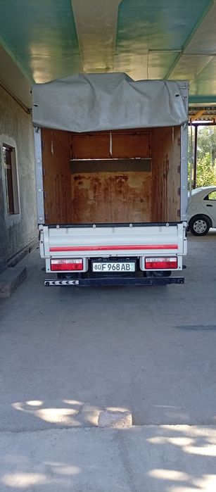 Yuk mashinasi yangi