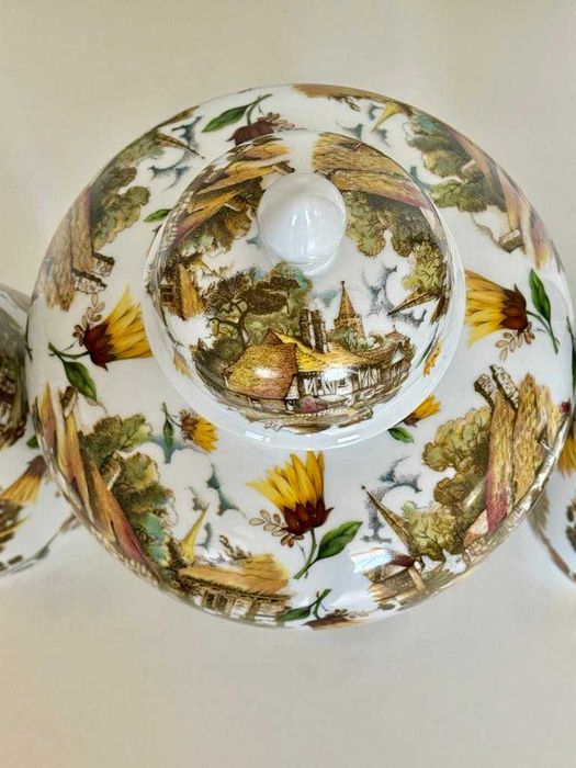 Винтидж сет от три големи порцеланови вази