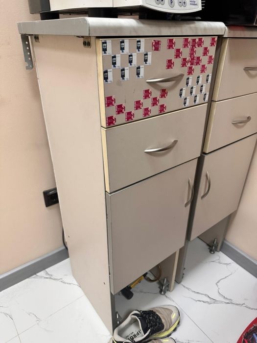 Шкафчик/комод бежевый