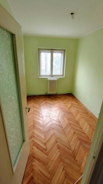 Apartament 3 camere  de vanzare