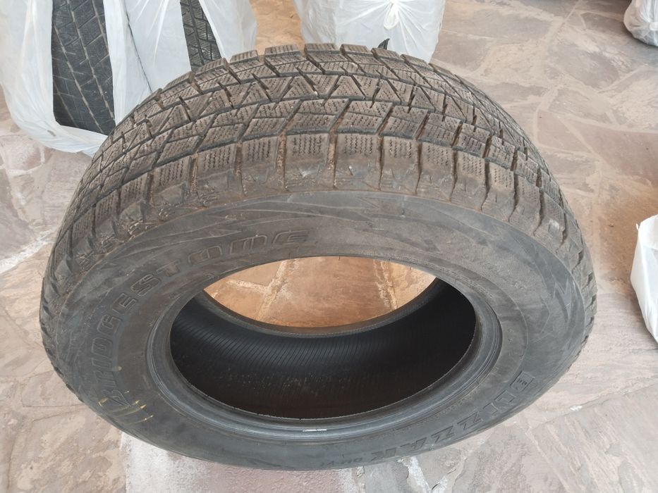 Продам шины размер 285/60/18