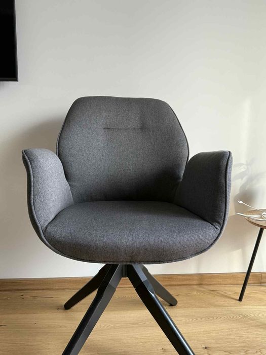 Трапезни столове