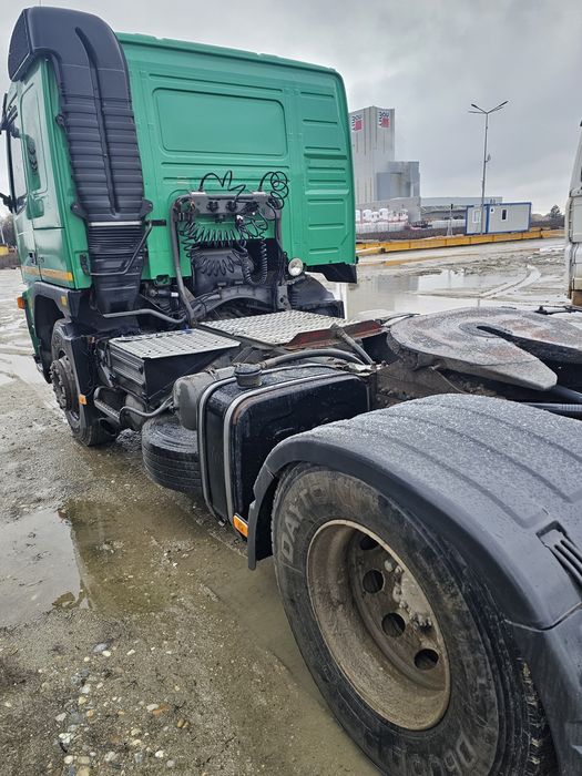 Cap tractor volvo