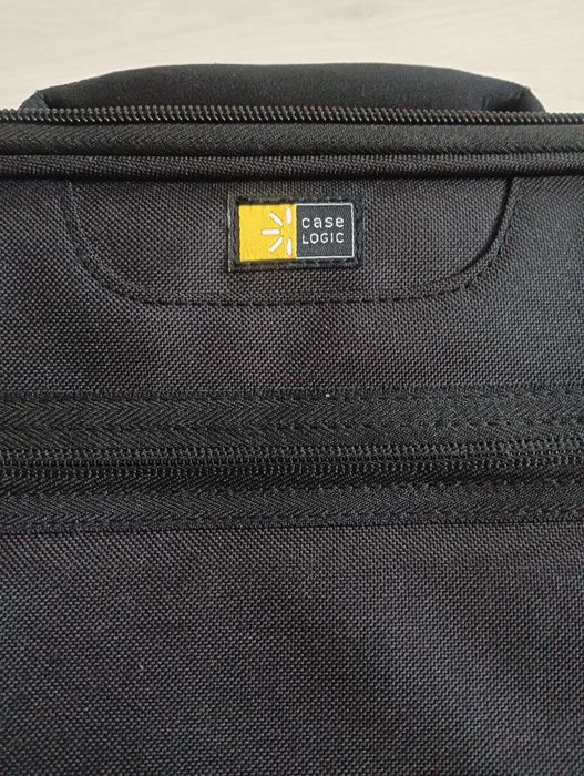 Geanta laptop- Case Logic