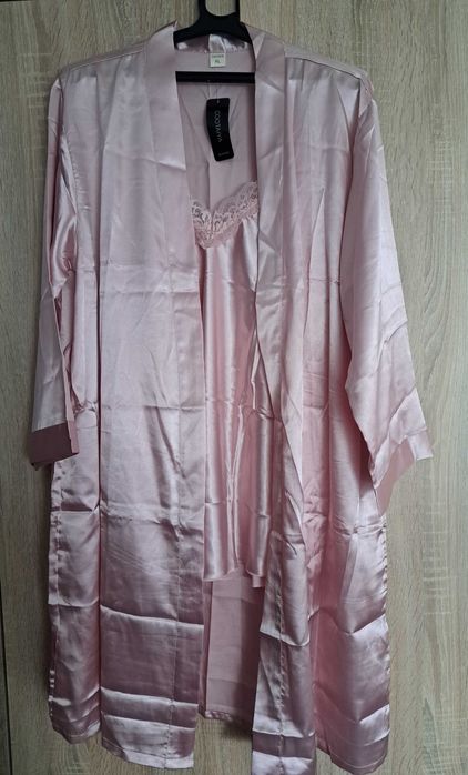 !Чисто нова! Сатенена ношница