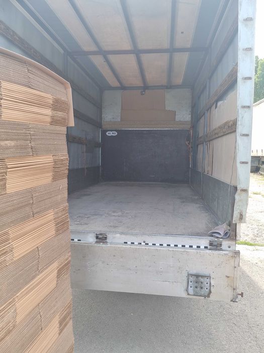 Autoutilitara Ford transit prelata