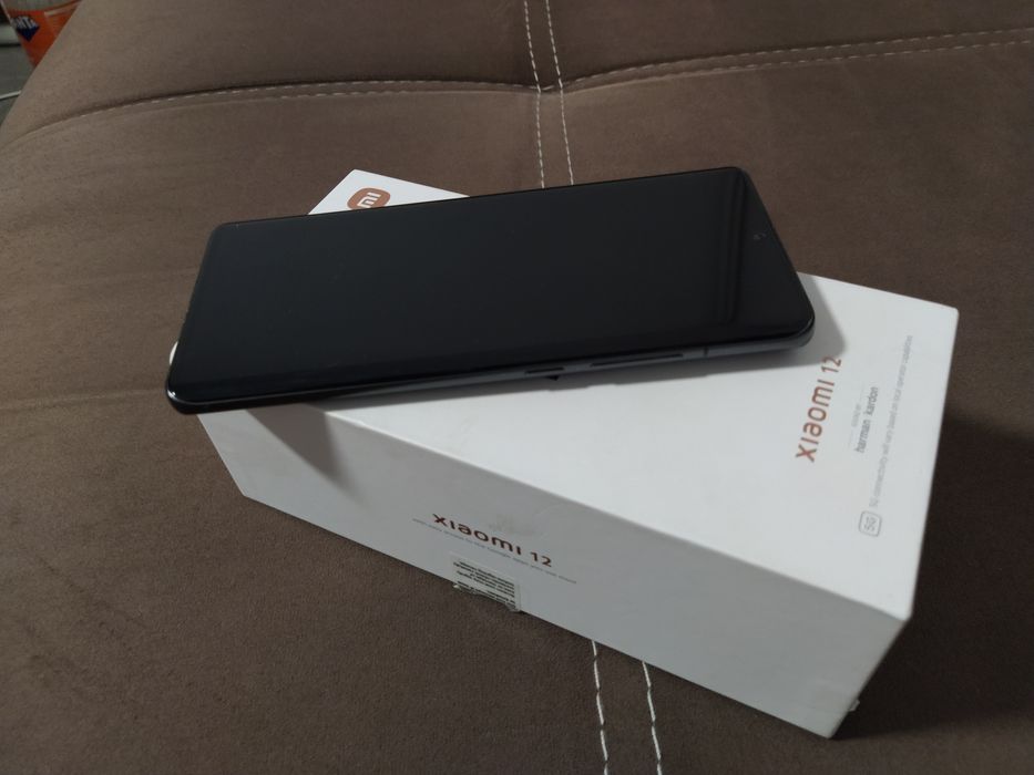 Xiaomi 12 256GB перфектен