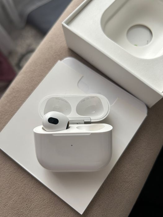 Продам AirPods 3-го поколения