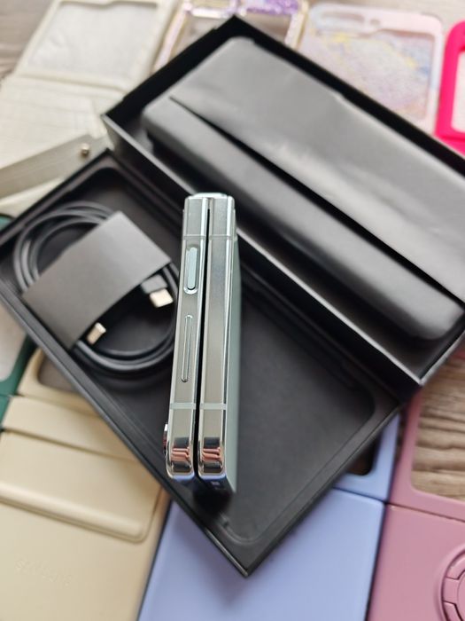 Vand Galaxy Z Flip5 512Gb