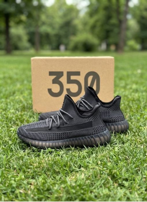 Adidasi Yeezy Boost 350 Negru