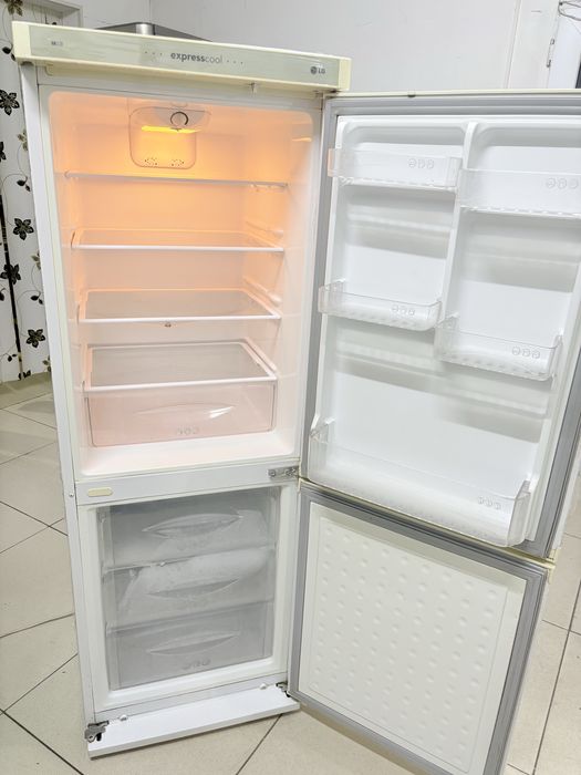 Продам холодильник