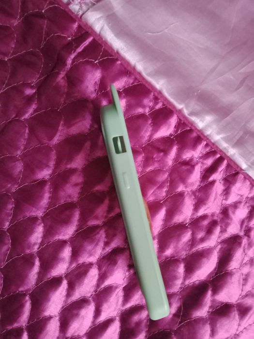 Чехол от сотового телефона.