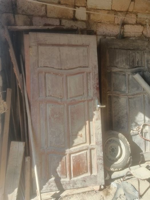 Есик ағаштан жасалган