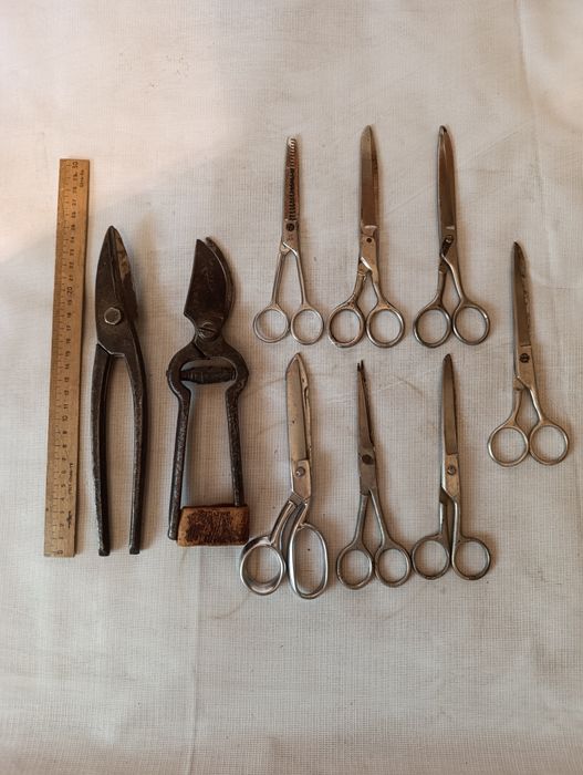 Секатор,ножницы по металлу,простые.