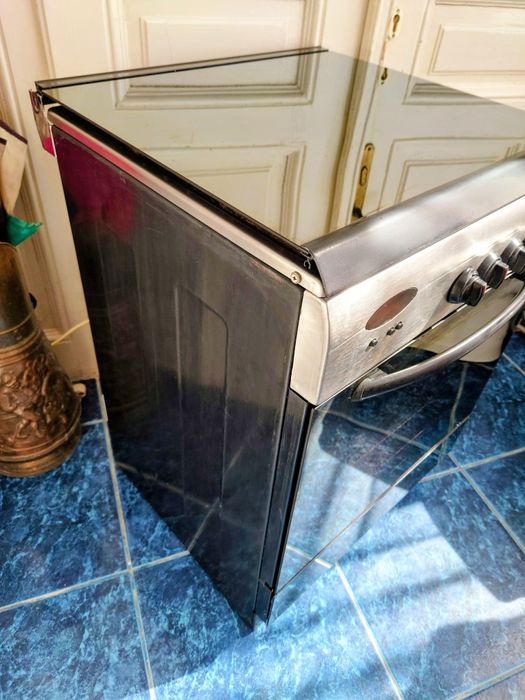 Aragaz pe gaz Bosch, senzor flacără, brichetă, timer