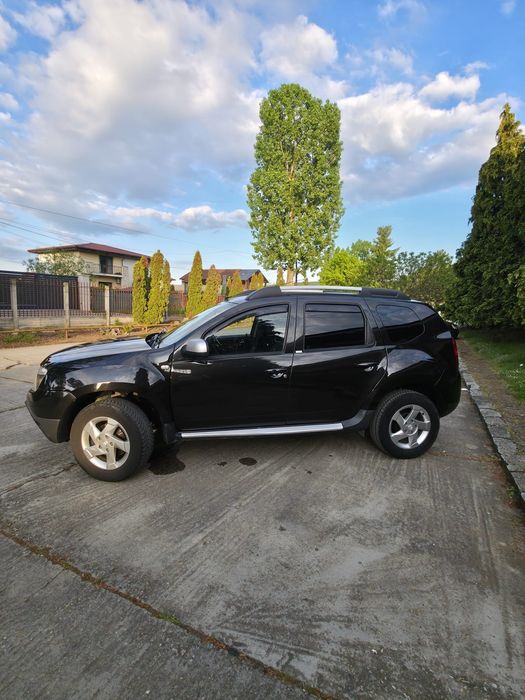 Vând Dacia Duster prestige 4x4