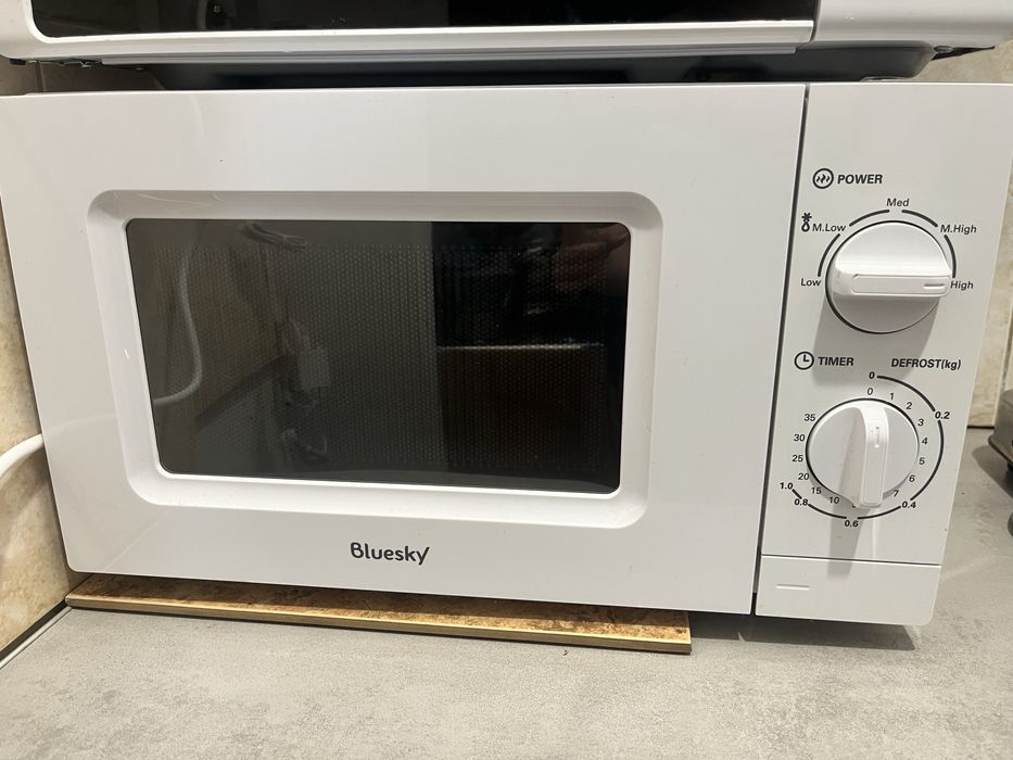 Cuptor cu microunde nou