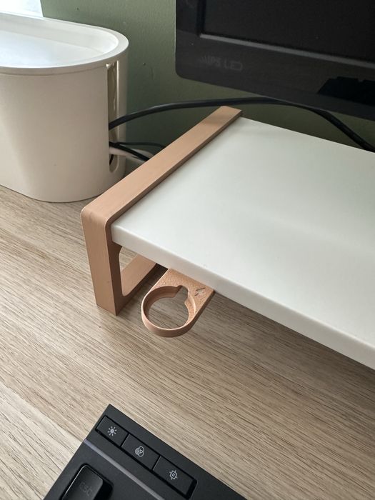 Повдигаща стойка за монитор