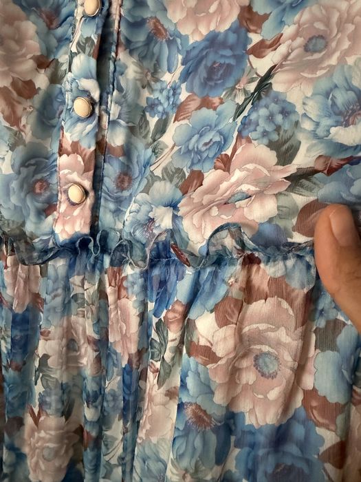 Продам нарядные платья.