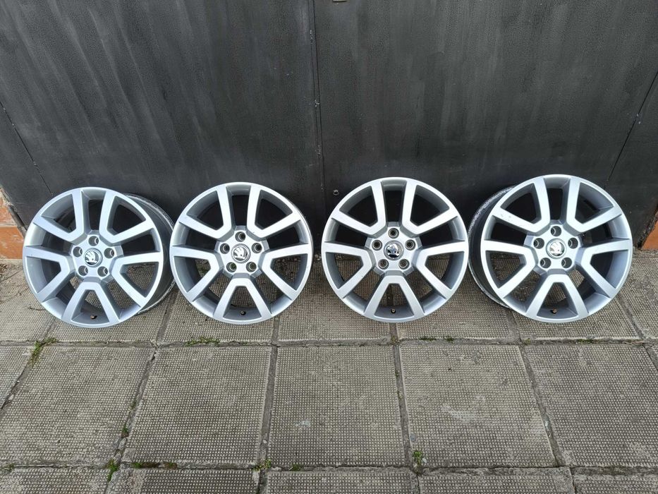 ОРИГИНАЛНИ джанти 17 ' цола 5x112 SKODA / Шкода ЕТ45 7J 57,1