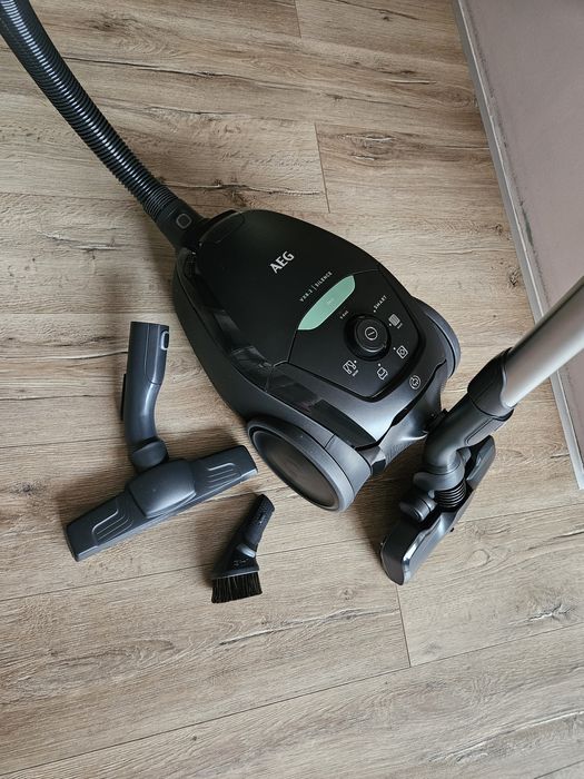 Прахосмукачка АЕG - VX8