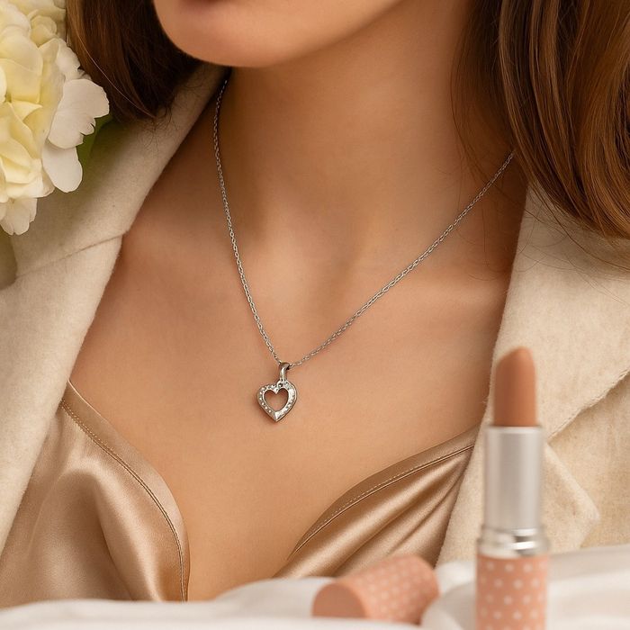 Сребърно колие с висулка